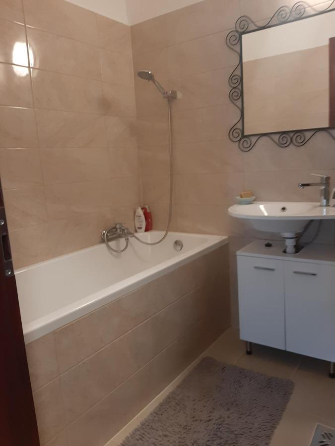 Megyeri Apartman Pocsmegyer Экстерьер фото