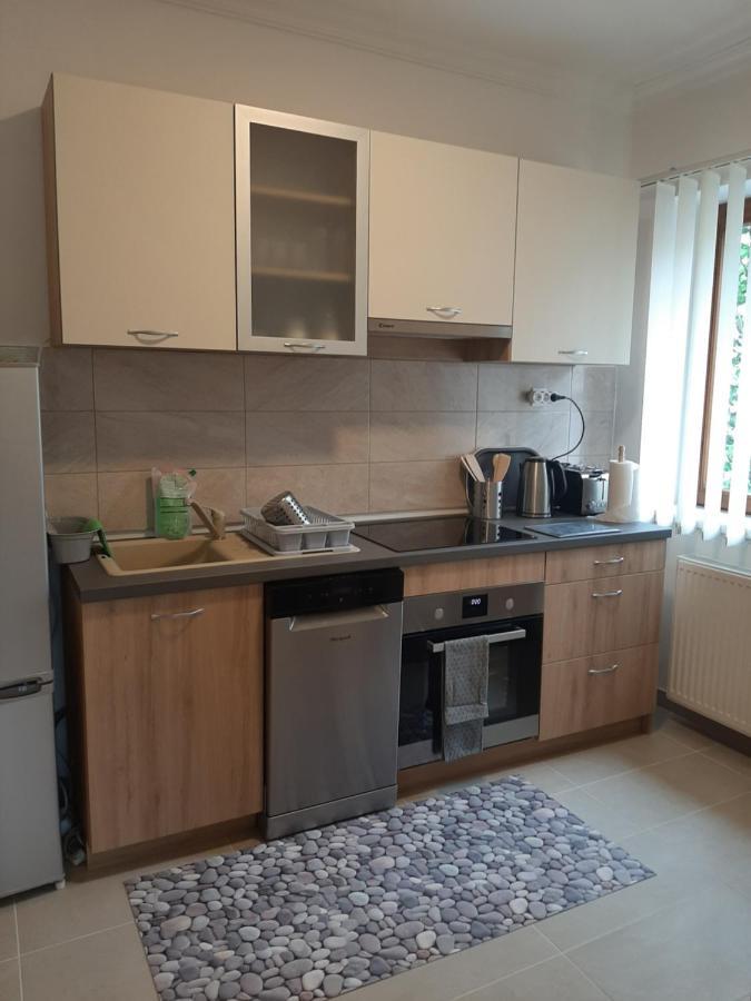 Megyeri Apartman Pocsmegyer Экстерьер фото