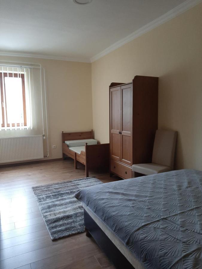 Megyeri Apartman Pocsmegyer Экстерьер фото