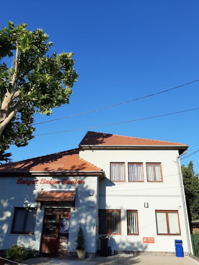 Megyeri Apartman Pocsmegyer Экстерьер фото
