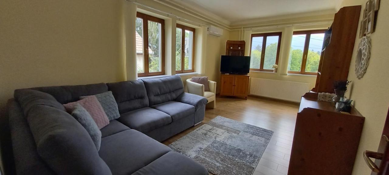 Megyeri Apartman Pocsmegyer Экстерьер фото